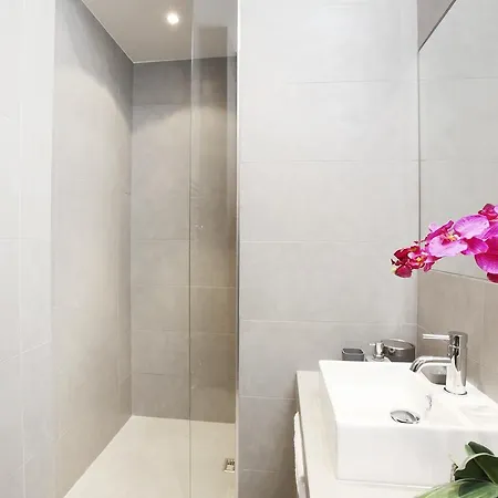 Livinparis - Luxury 3 Bedrooms Le Louvre I Paris